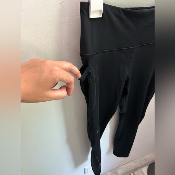 Under Armour Jet Black Active Leggings - Picture 4 of 5